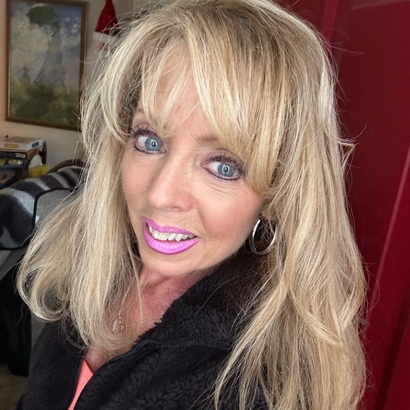 Meet your Posher, Susan - Picture 2 of 7